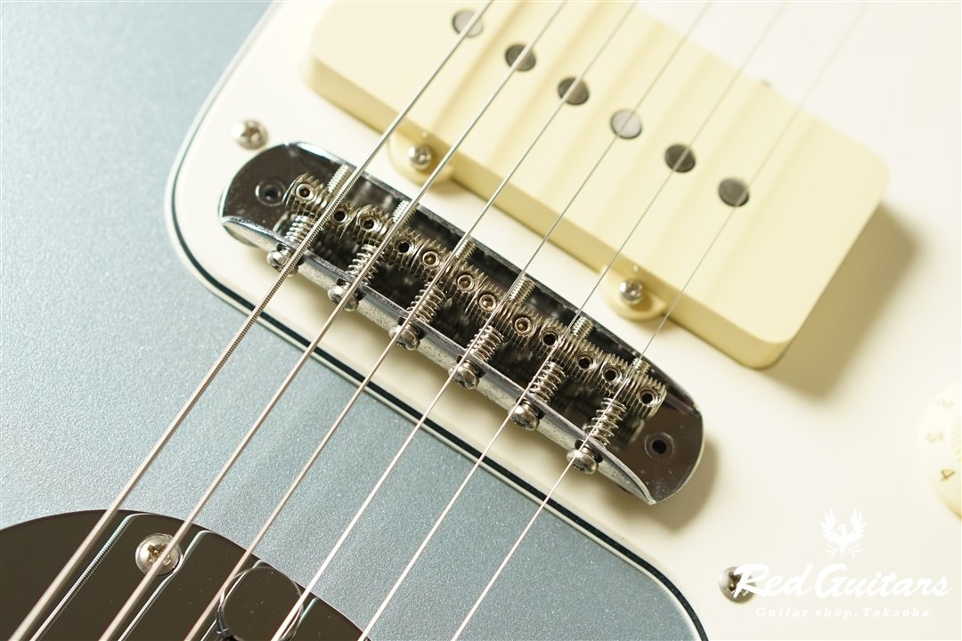 Model JM. Glassy #093 - Ice Blue Metallic